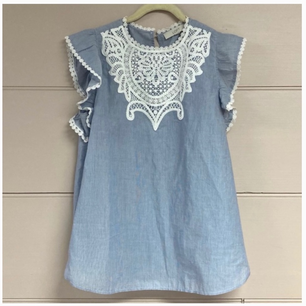 LOFT top size M flutter sleeve & embroidered applique